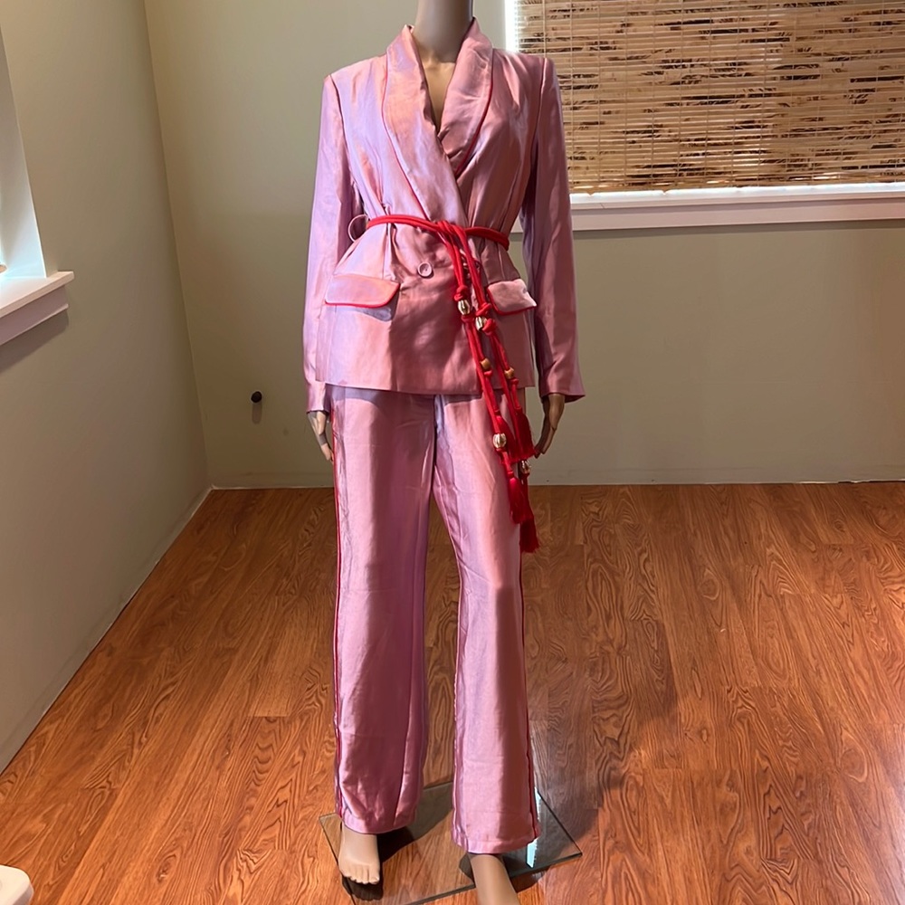 Zcrave Gorgeous Mauve Blazer & Pants Red Piping And Matching  Belt Size S/M